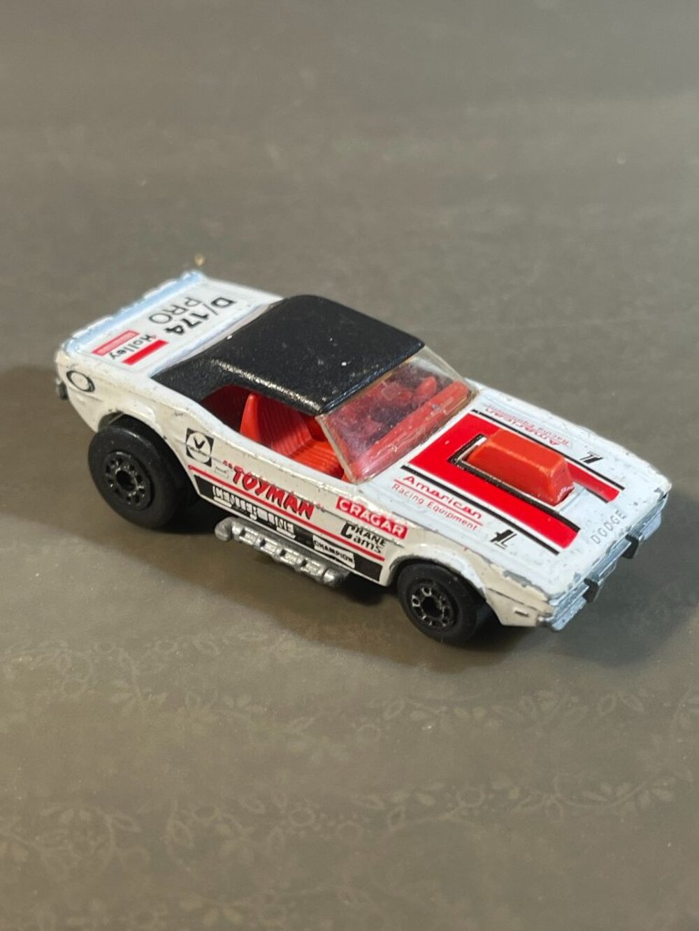 Matchbox 1992-Sam's Club Toyman 1975 Dodge Challenger White and Red (C07)
